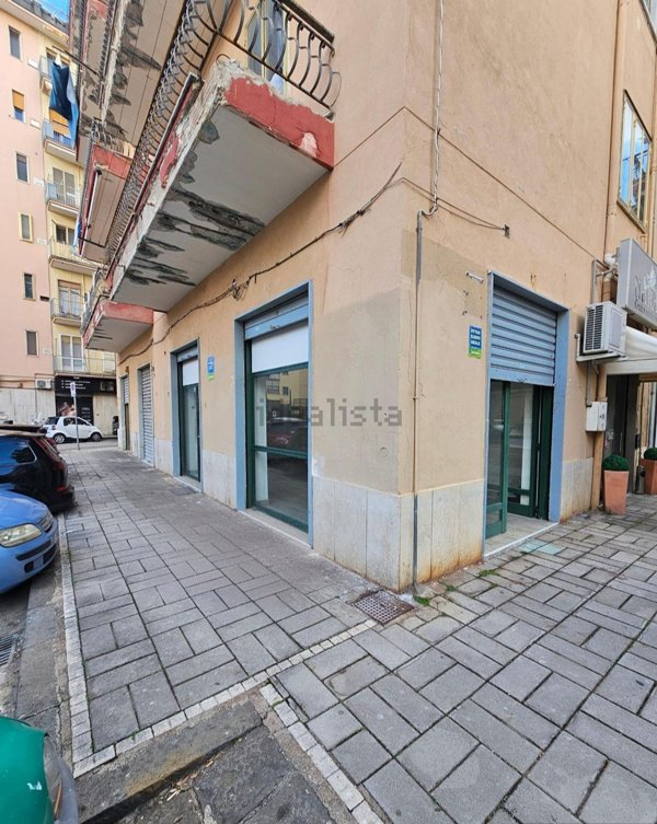 locale commerciale in affitto a Salerno in zona Torrione