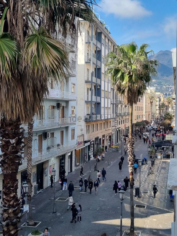 appartamento in affitto a Salerno in zona Centro Città