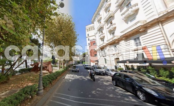 locale commerciale in affitto a Salerno