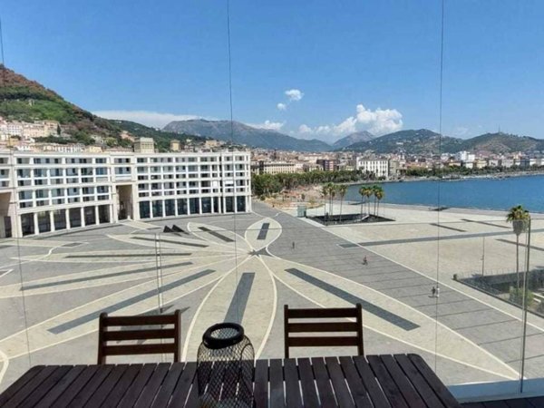 appartamento in affitto a Salerno in zona Centro Città