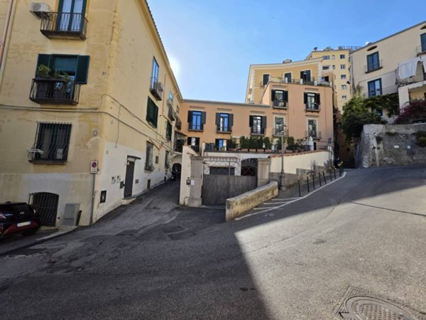 appartamento in affitto a Salerno in zona Centro Città