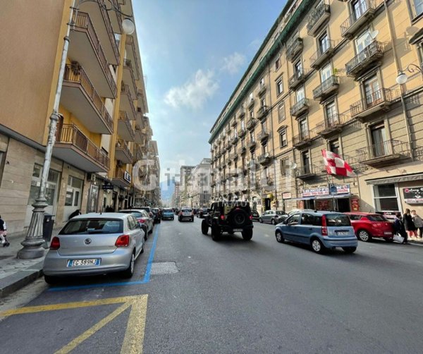 locale commerciale in affitto a Salerno in zona Centro Città