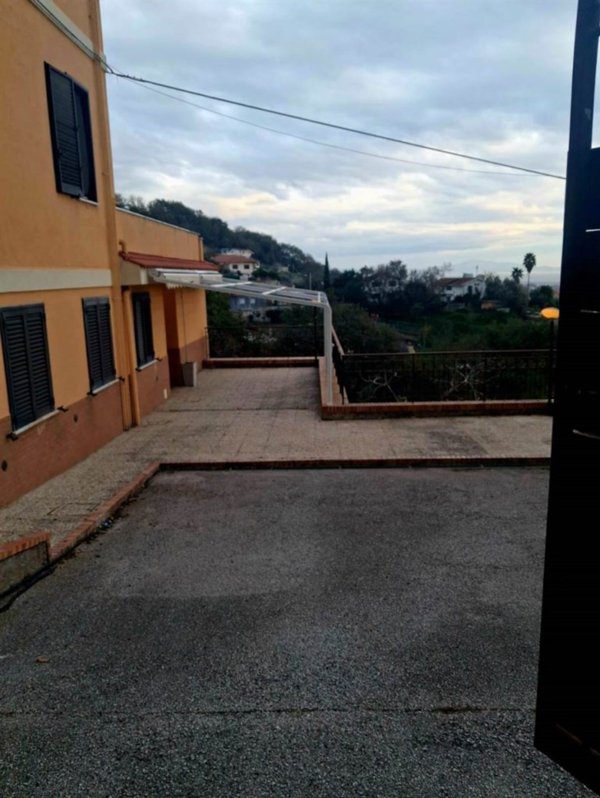 appartamento in affitto a Salerno in zona Torrione