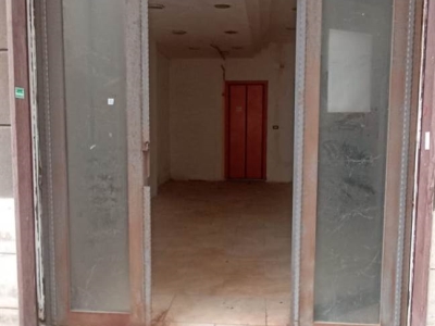 negozio in affitto a Salerno in zona Pastena