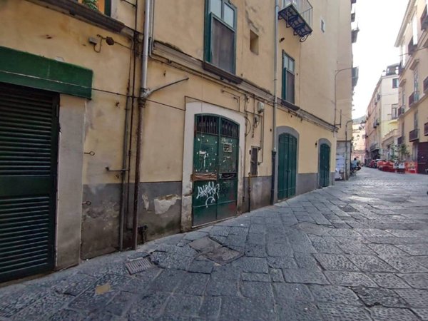 negozio in affitto a Salerno in zona Centro Città