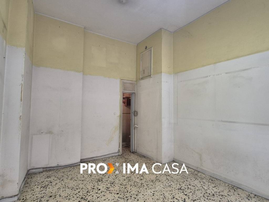 negozio in affitto a Salerno in zona Irno