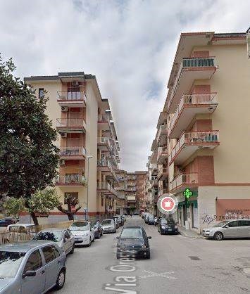 negozio in affitto a Salerno in zona Pastena