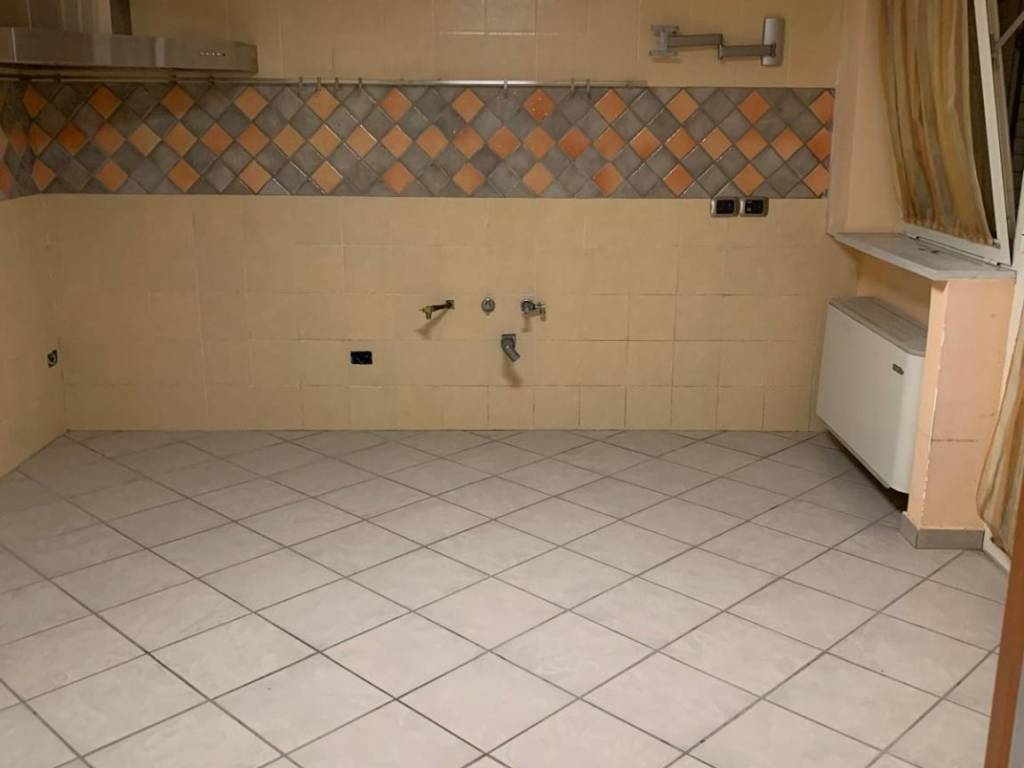 appartamento in affitto a Salerno in zona Giovi Altimare