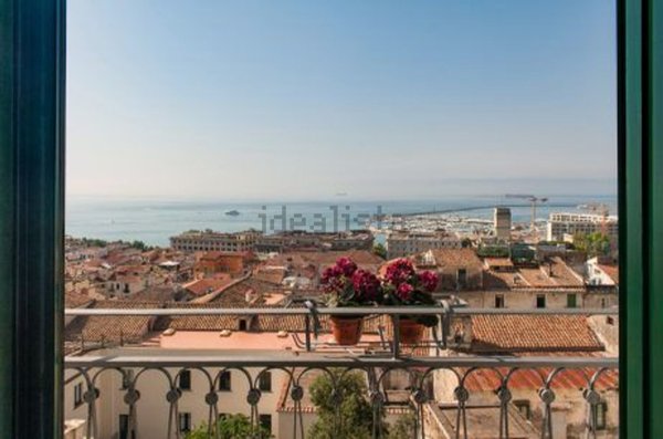appartamento in affitto a Salerno in zona Centro Città