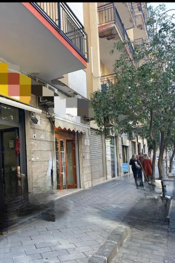 locale commerciale in affitto a Salerno in zona Centro Città