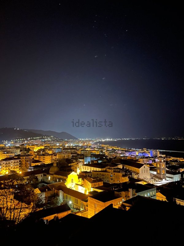 appartamento in affitto a Salerno in zona Centro Città