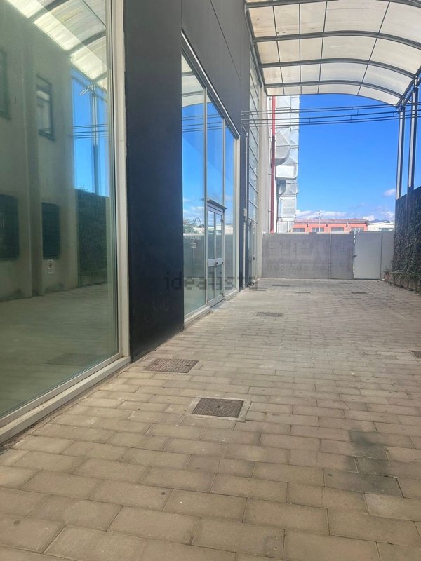 locale commerciale in affitto a Salerno