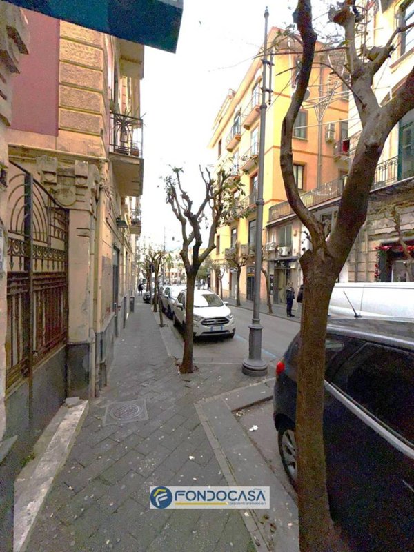 locale commerciale in affitto a Salerno in zona Centro Città