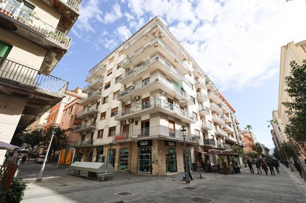 locale commerciale in affitto a Salerno in zona Centro Città