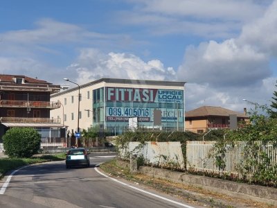 negozio in affitto a Salerno in zona Fuorni