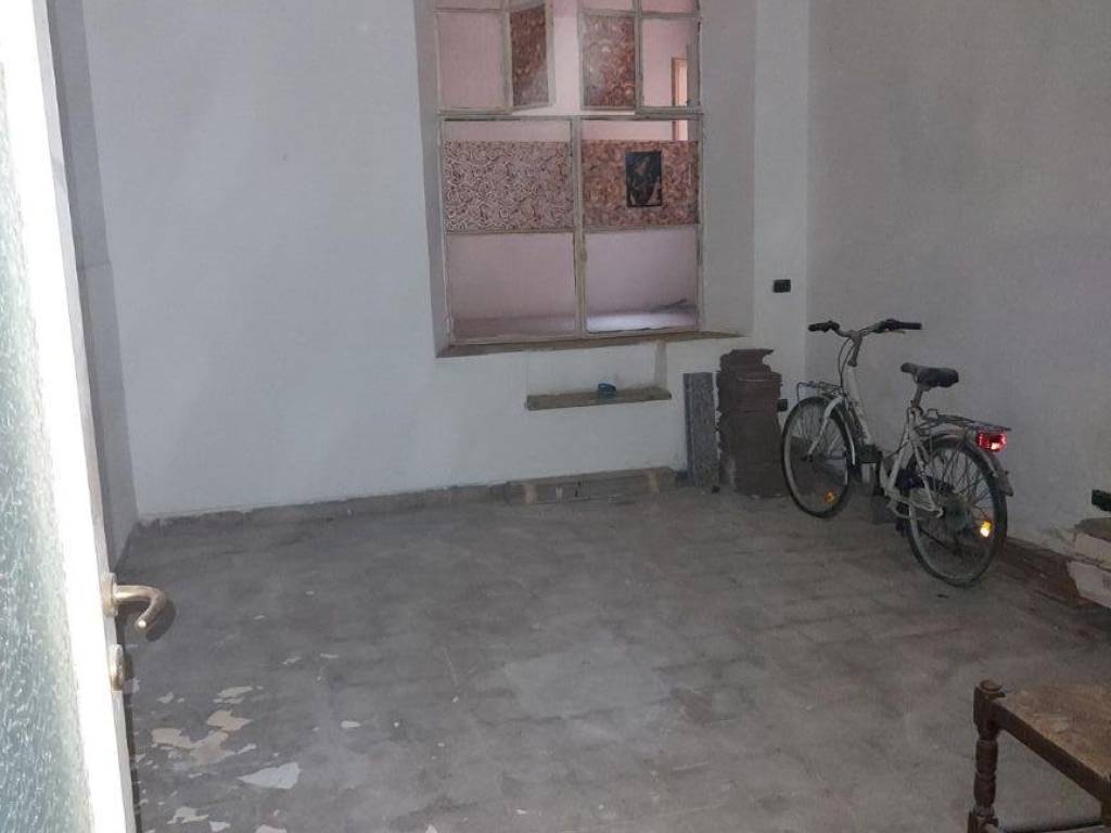 locale commerciale in affitto a Salerno in zona Torrione