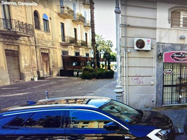 negozio in affitto a Salerno in zona Centro Città