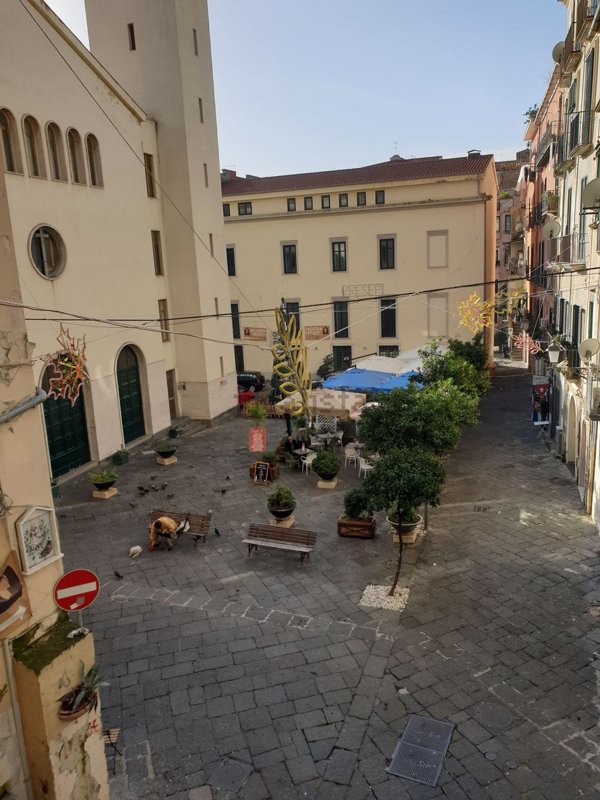appartamento in affitto a Salerno in zona Centro Città