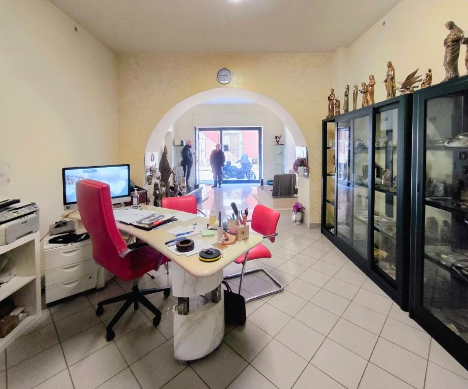 locale commerciale in affitto a Salerno in zona Matierno