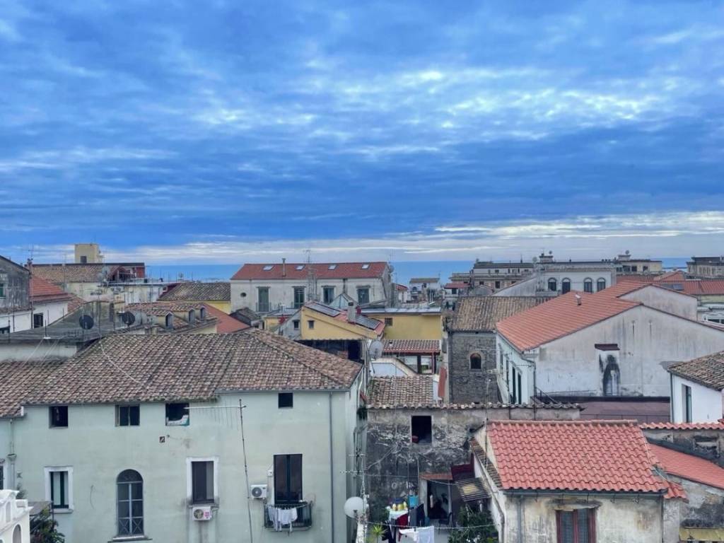 appartamento in affitto a Salerno in zona Centro Città