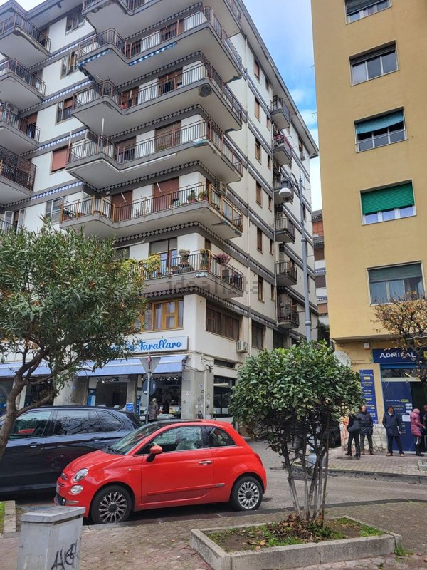 locale commerciale in affitto a Salerno in zona Torrione