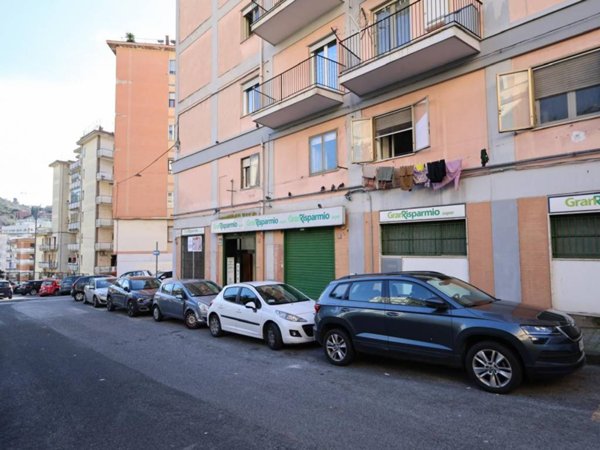 negozio in affitto a Salerno