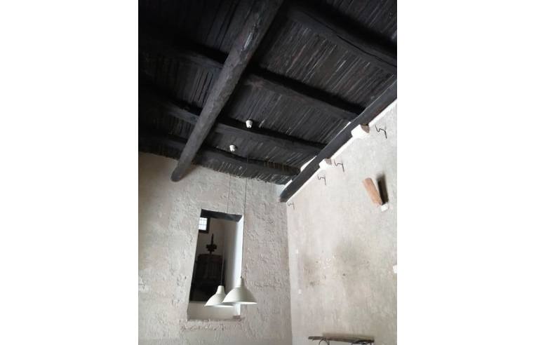 negozio in affitto a Salerno in zona Centro Città