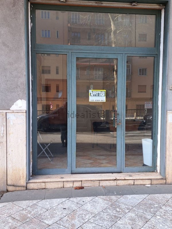 negozio in affitto a Salerno