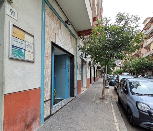 locale commerciale in affitto a Salerno in zona Pastena