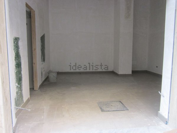 locale commerciale in affitto a Salerno