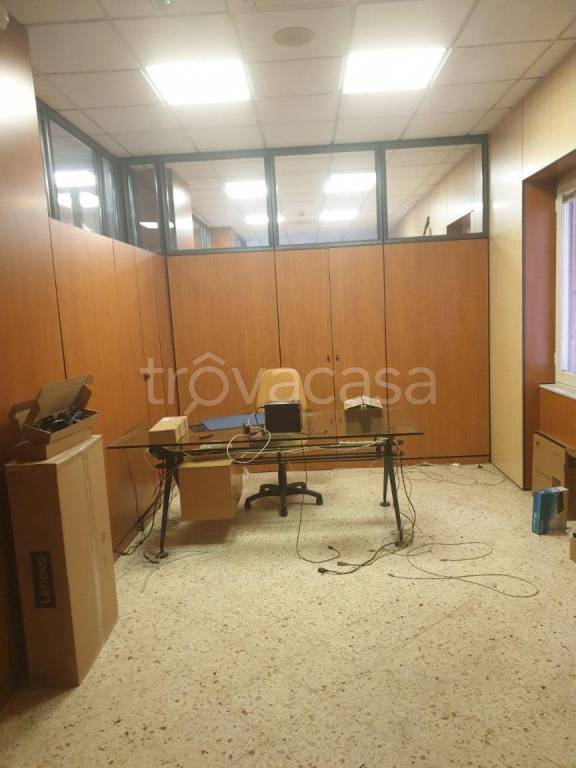 ufficio in affitto a Salerno in zona Irno