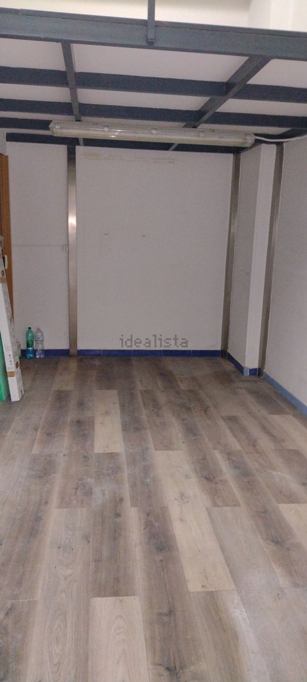 locale commerciale in affitto a Salerno