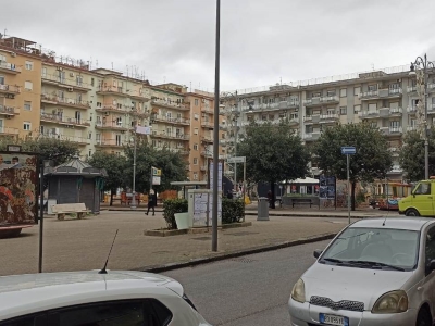negozio in affitto a Salerno in zona Torrione