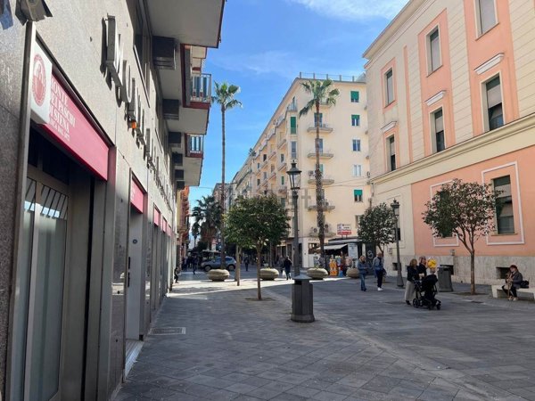 ufficio in affitto a Salerno in zona Centro Città