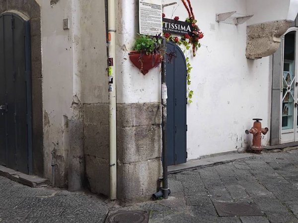 negozio in affitto a Salerno in zona Centro Città