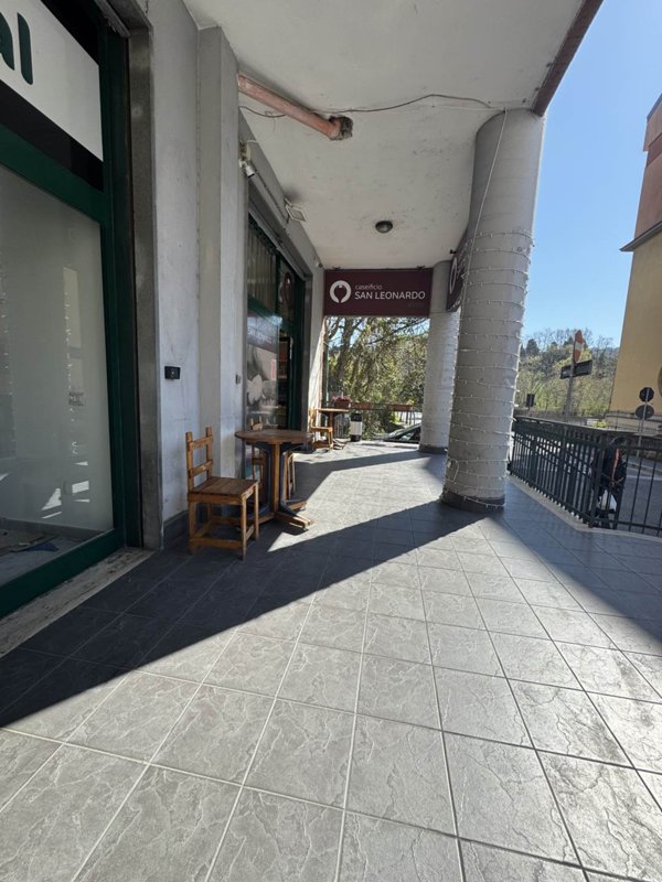 negozio in affitto a Salerno