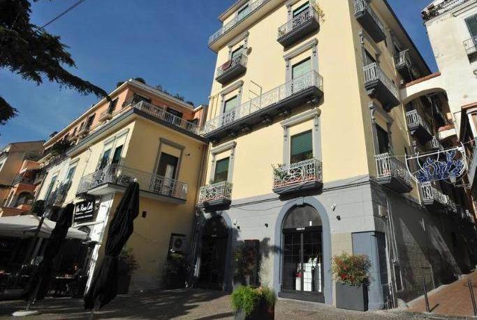 appartamento in affitto a Salerno in zona Centro Città