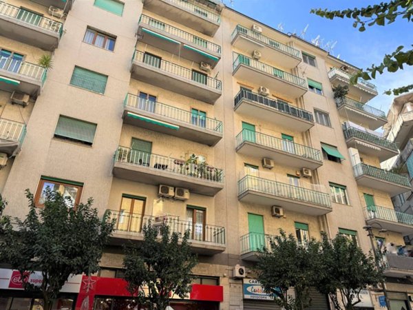 negozio in affitto a Salerno in zona Ogliara