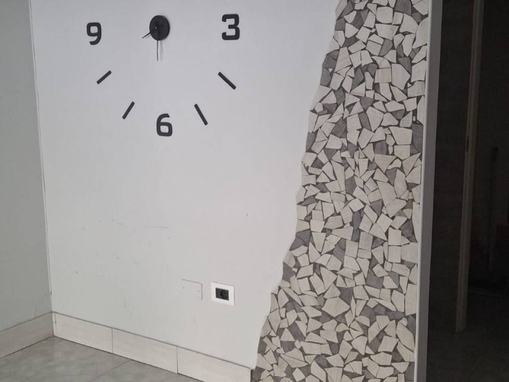 negozio in affitto a Salerno in zona Torrione