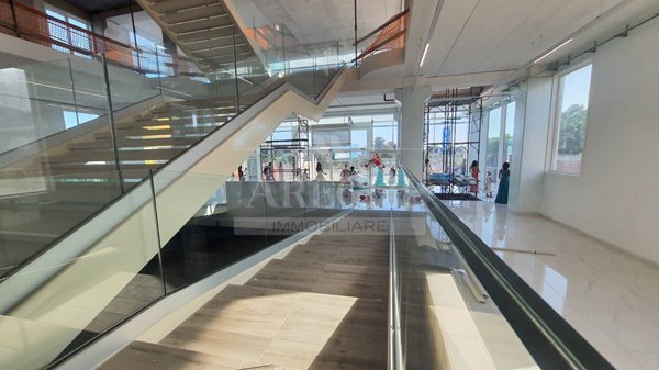 negozio in affitto a Salerno in zona Fuorni