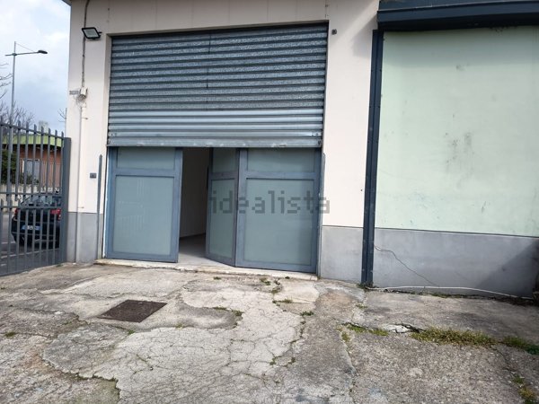 locale commerciale in affitto a Salerno in zona Zona Industriale