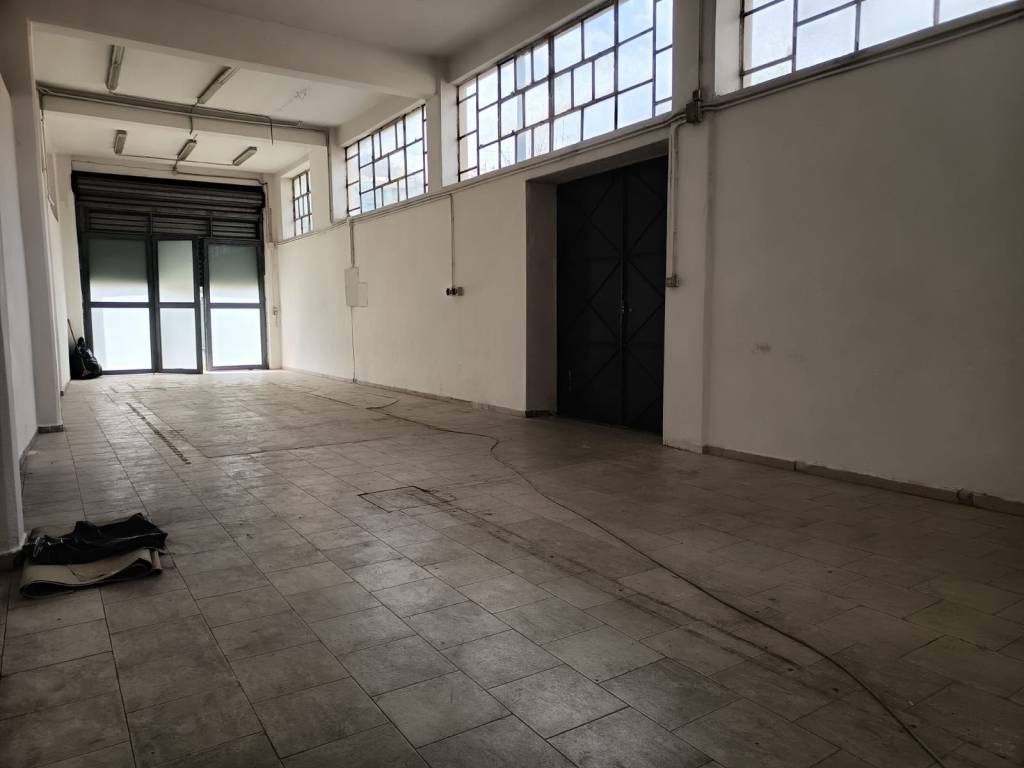 negozio in affitto a Salerno in zona Irno