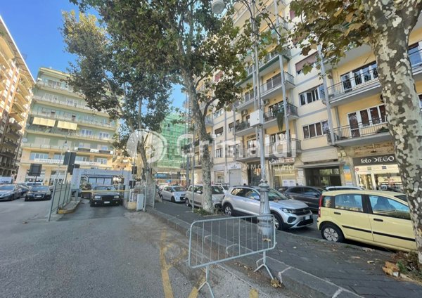 locale commerciale in affitto a Salerno