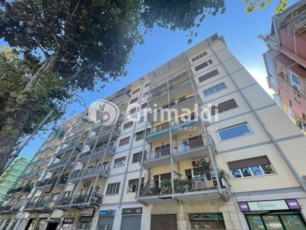 negozio in affitto a Salerno in zona Centro Città