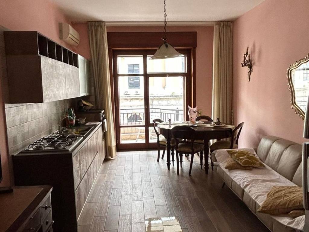 appartamento in affitto a Salerno in zona Centro Città