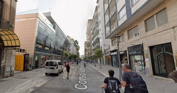 negozio in affitto a Salerno in zona Centro Città