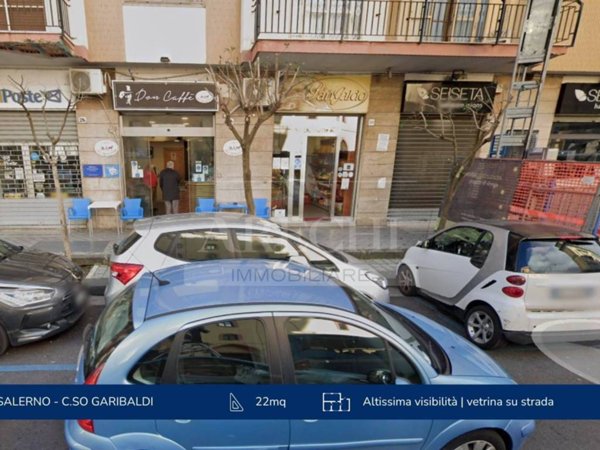 negozio in affitto a Salerno in zona Centro Città