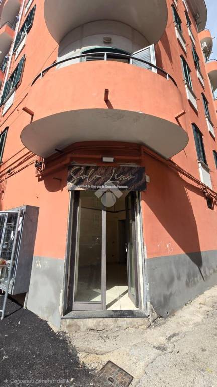 negozio in affitto a Salerno