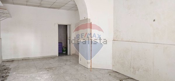 locale commerciale in affitto a Salerno