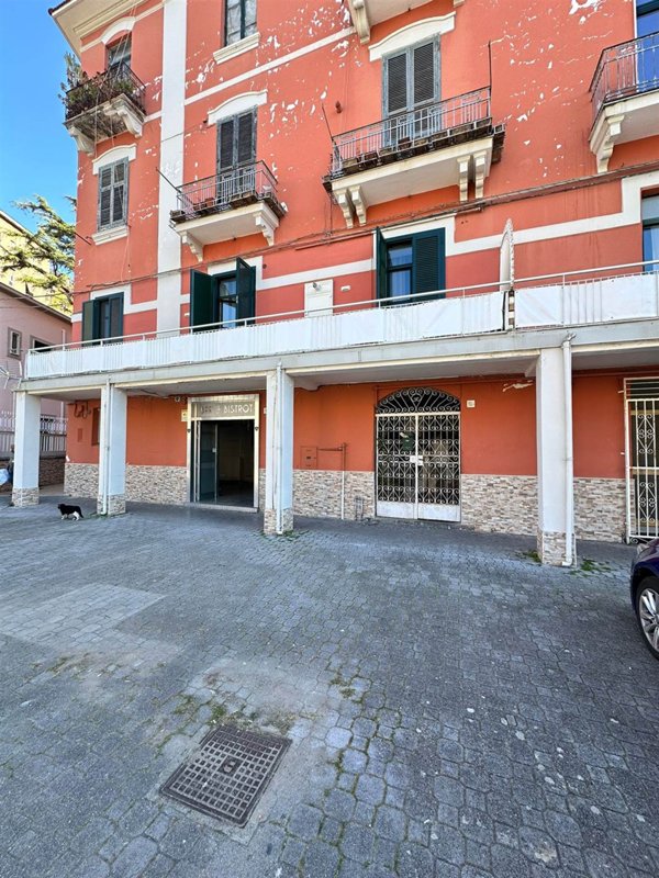 locale commerciale in affitto a Salerno in zona Centro Città